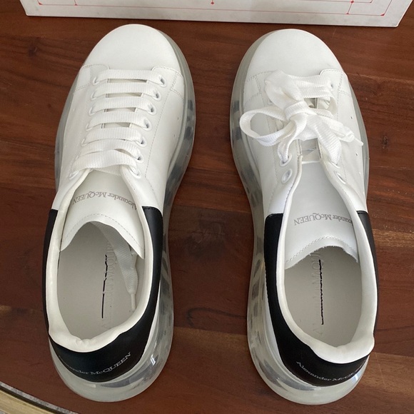 NEW‼️ Alexander McQueen - Picture 4 of 9